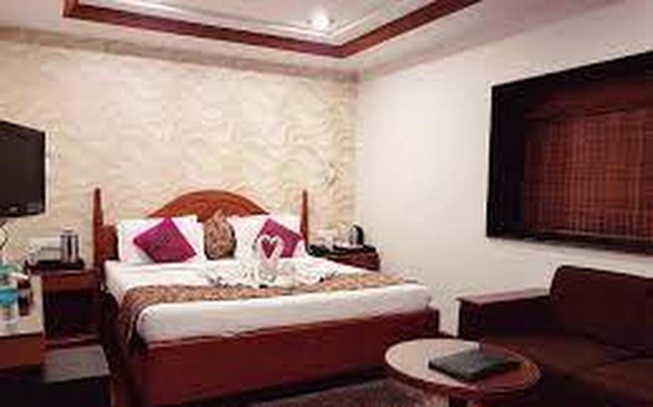 Hotel Punjab Palace Rāipur Eksteriør bilde