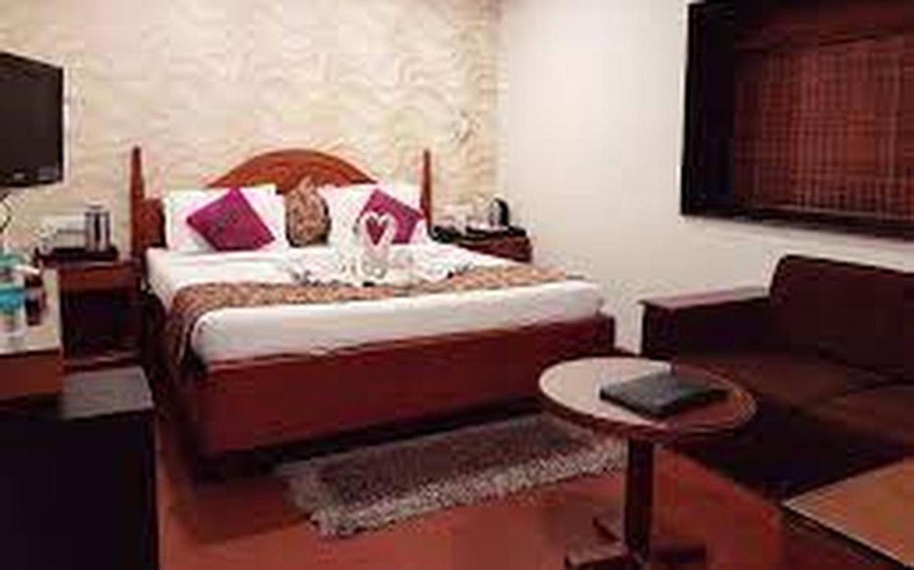 Hotel Punjab Palace Rāipur Eksteriør bilde